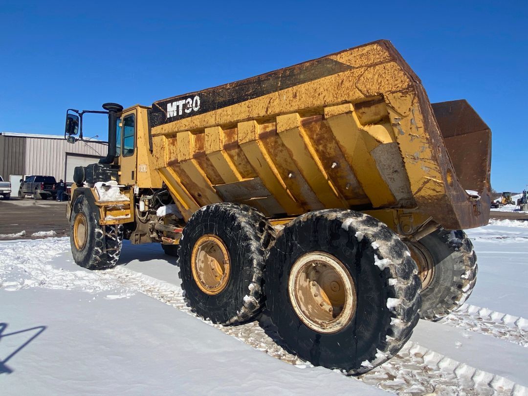 1997 MOXY MT-30 - Image 4